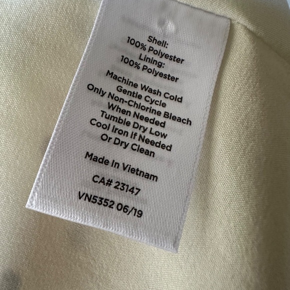 Talbots polka dots blouse. Size P/Petite Like New. - Picture 12 of 13